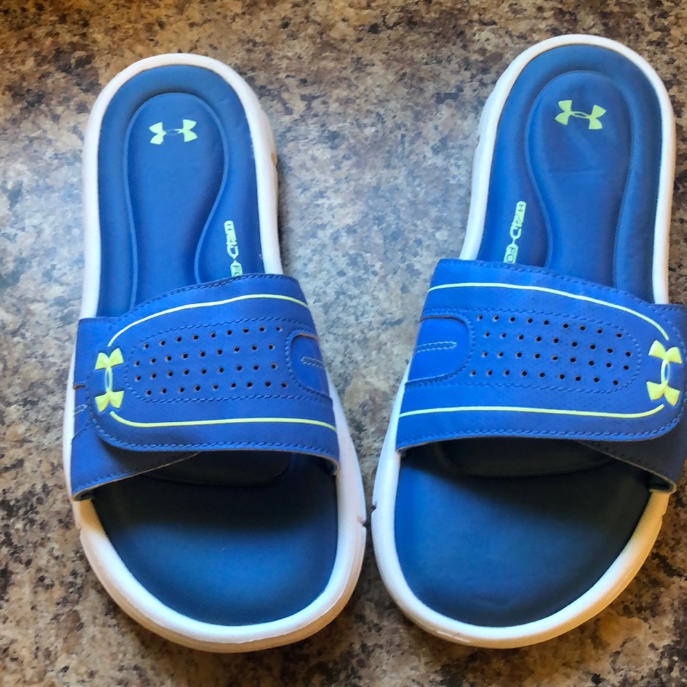 Under armor flip-flops foam  support